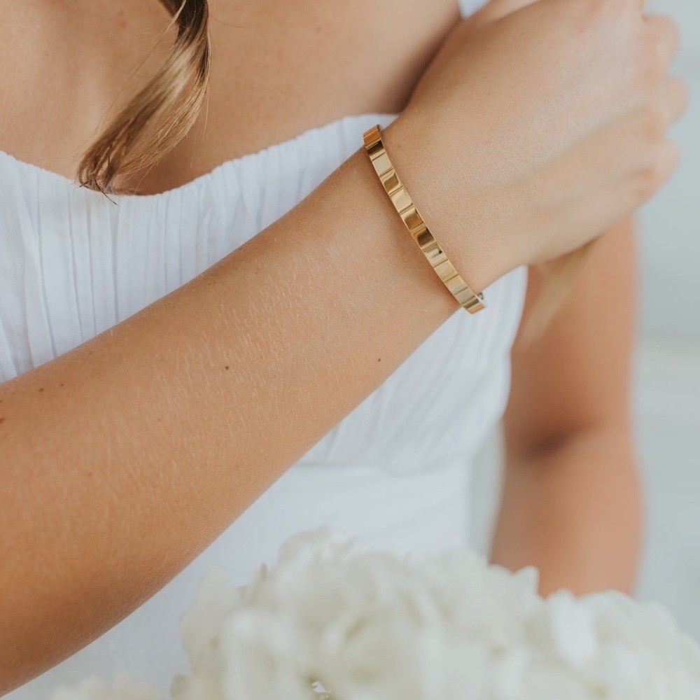 The LW Jewelry Co. Gold Vermeil Non Tarnish waterproof Gold Lily Bracelet